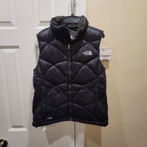 The North Face 550 Black Down Vest Size SMALL Women's Zippered pockets
